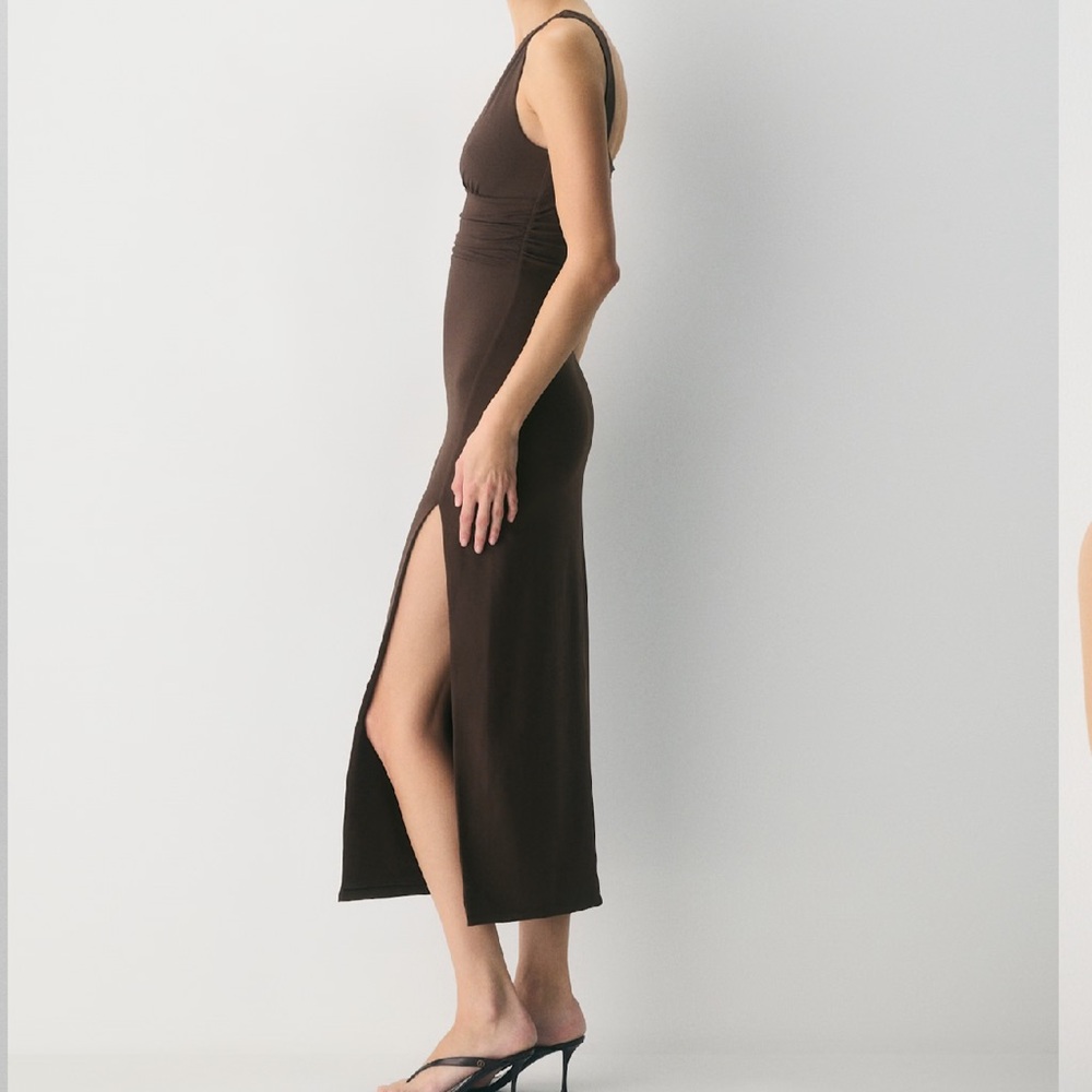Aritzia Brown Sleeveless V-Neck Ruched Waist Maxi Dress - Picture 3 of 6